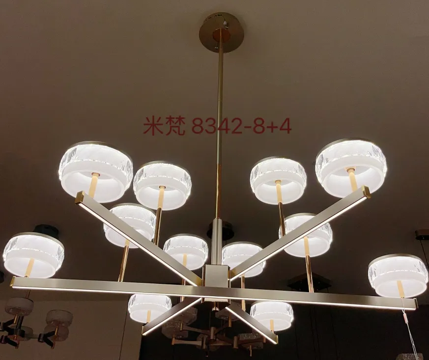 Modern Polished Aluminum LED Luxury Chandelier