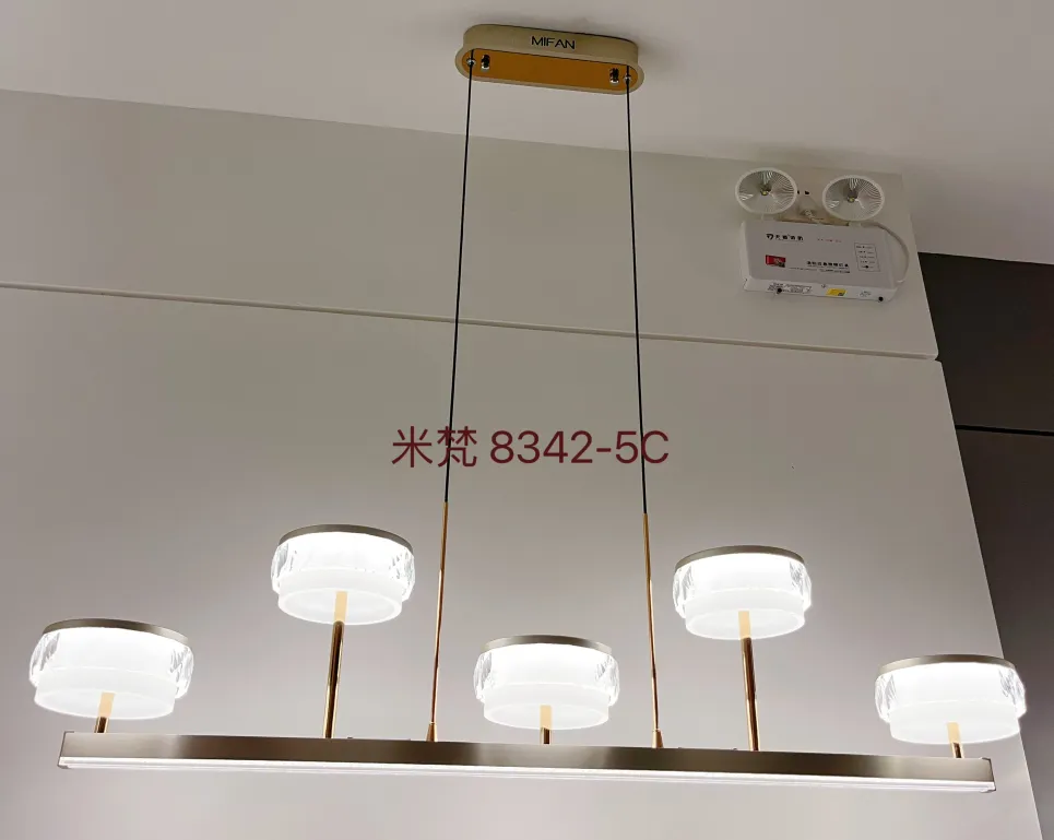 Modern Five-light Linear Pendant Lighting Fixture